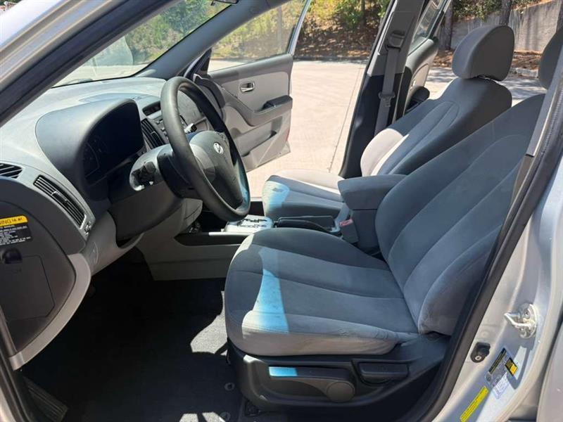Hyundai Elantra  2010