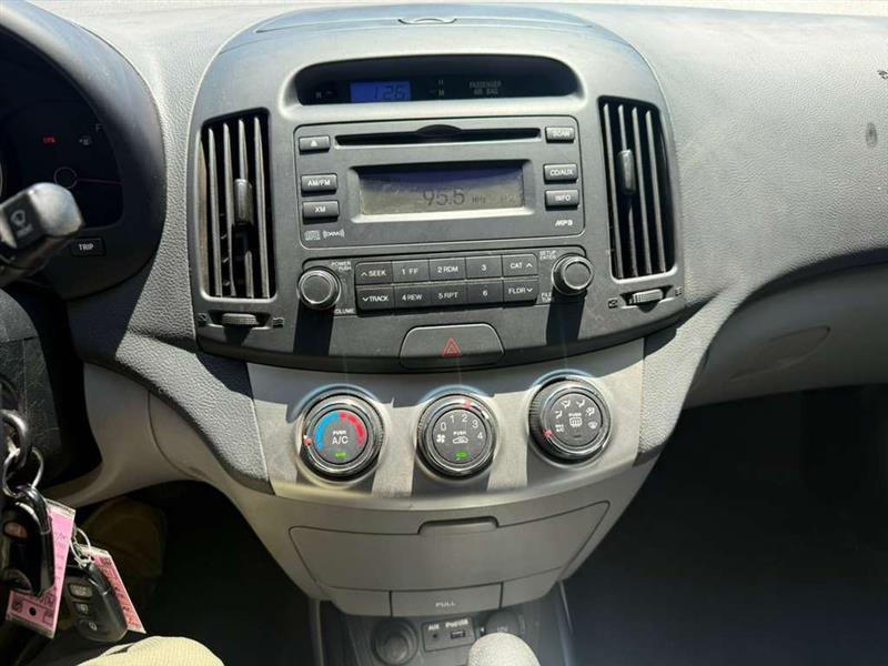 Hyundai Elantra  2010