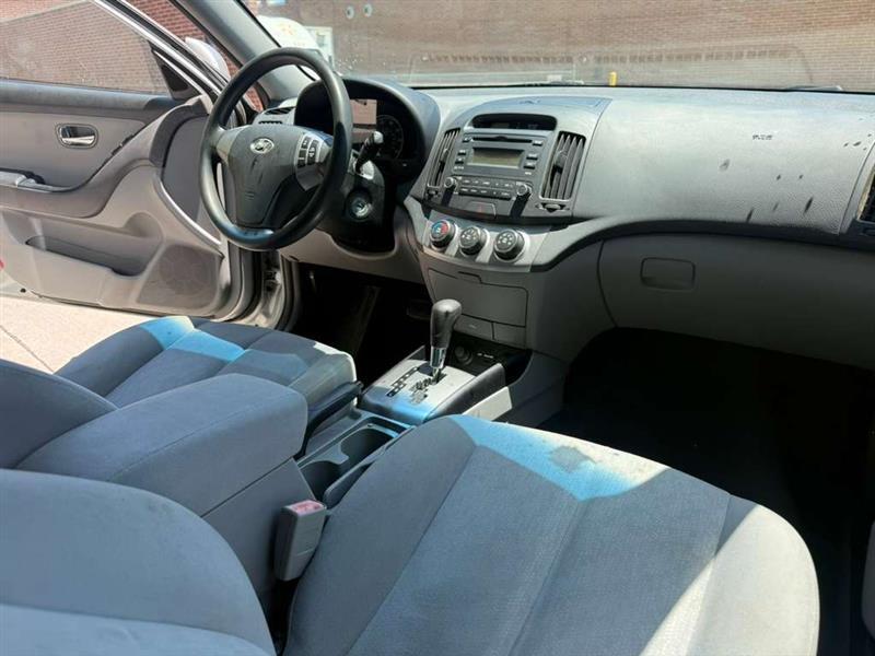 Hyundai Elantra  2010