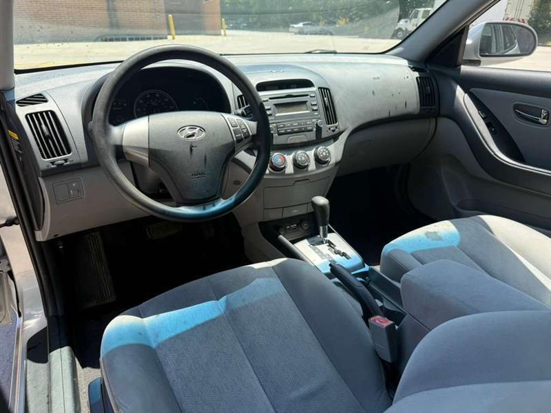 Hyundai Elantra  2010