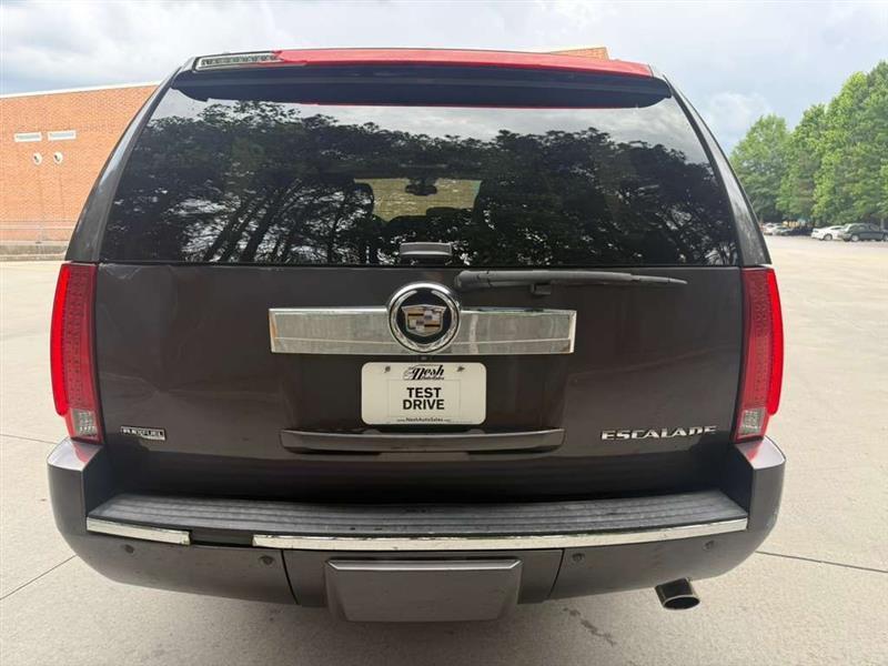 Cadillac Escalade  2011