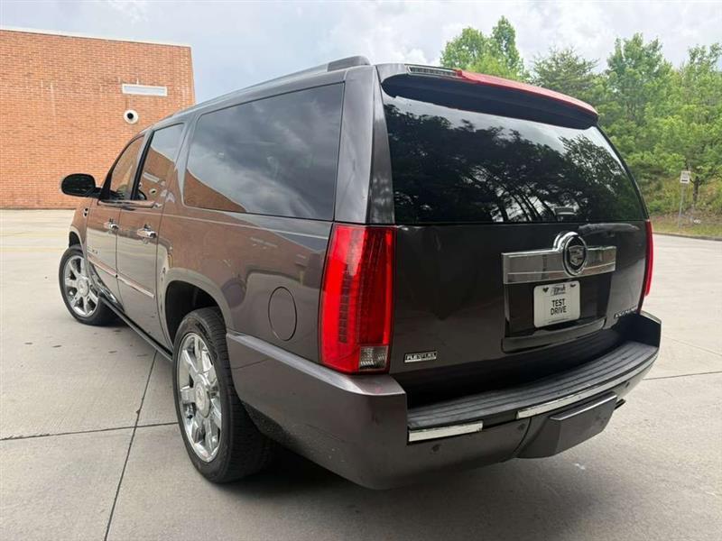 Cadillac Escalade  2011