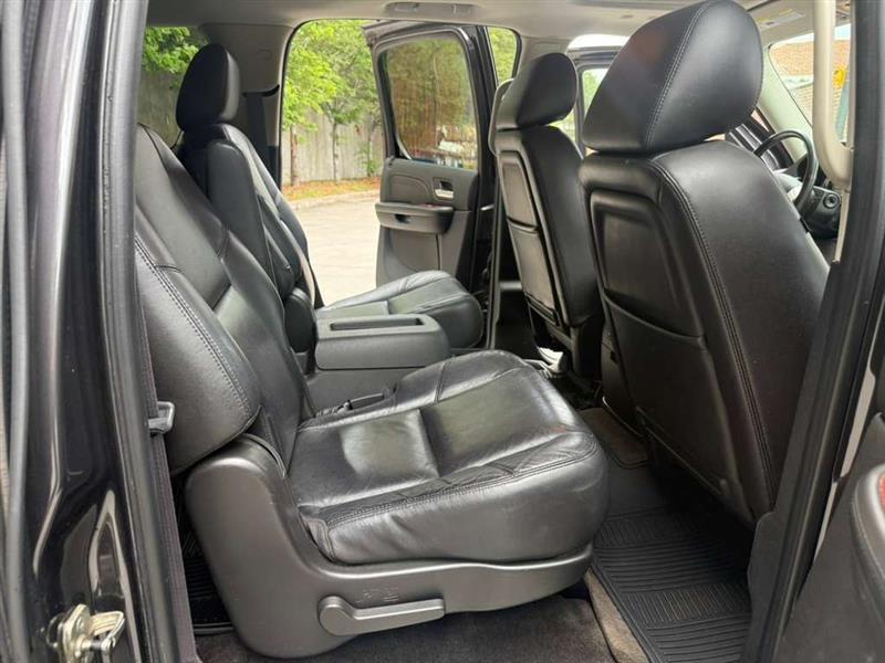 Cadillac Escalade  2011
