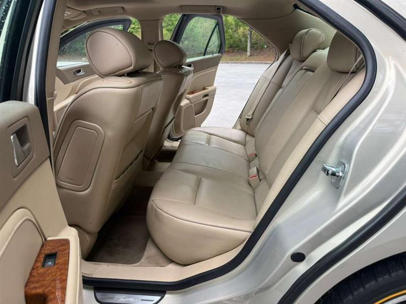 Cadillac STS  2009