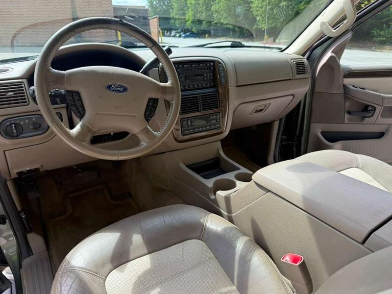 Ford Explorer  2004