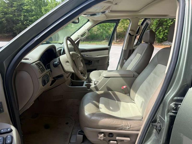 Ford Explorer  2004