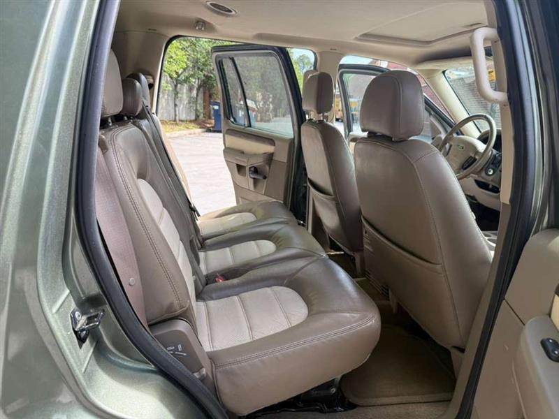 Ford Explorer  2004