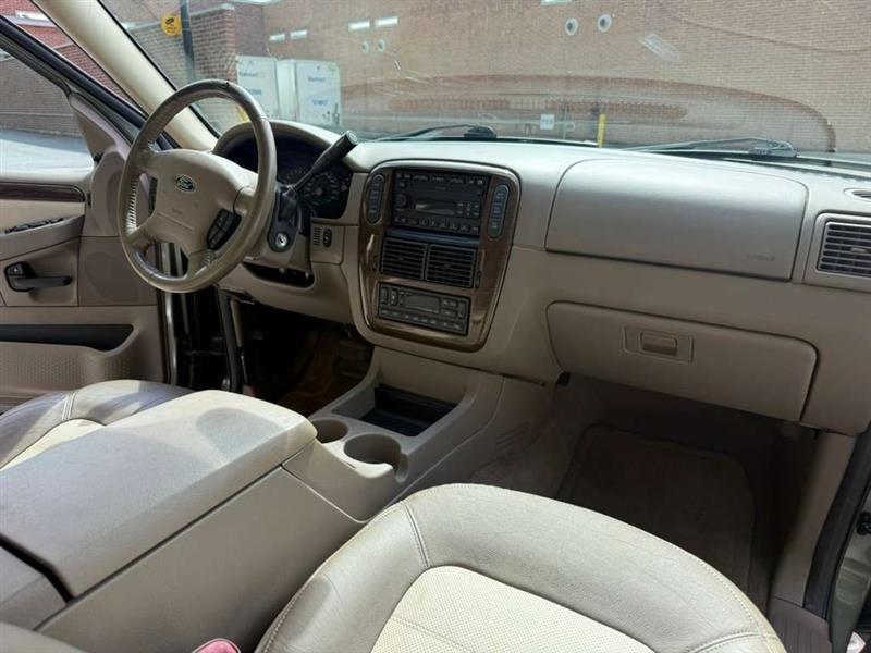 Ford Explorer  2004