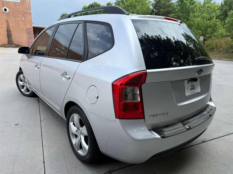 Kia Rondo  2009