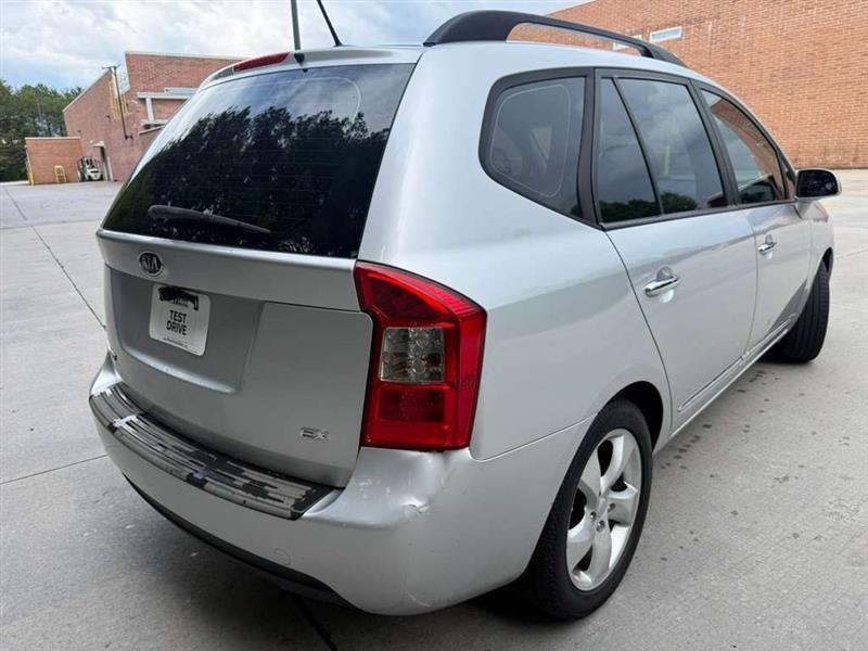 Kia Rondo  2009