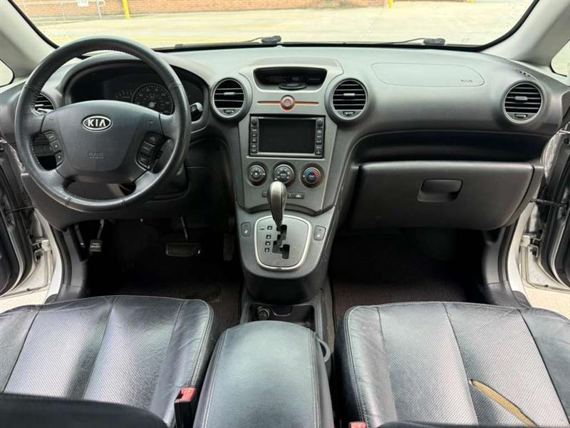 Kia Rondo  2009
