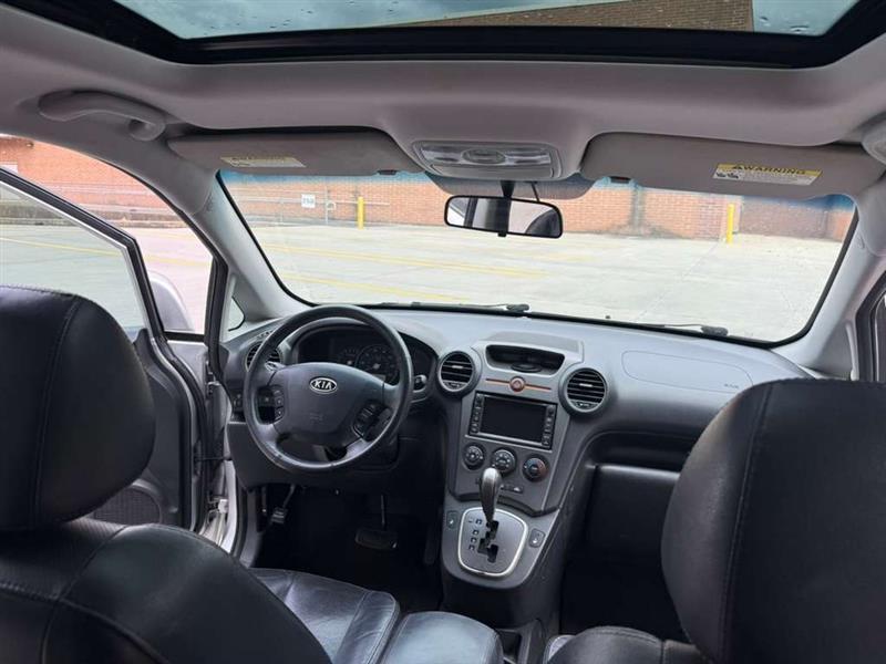 Kia Rondo  2009