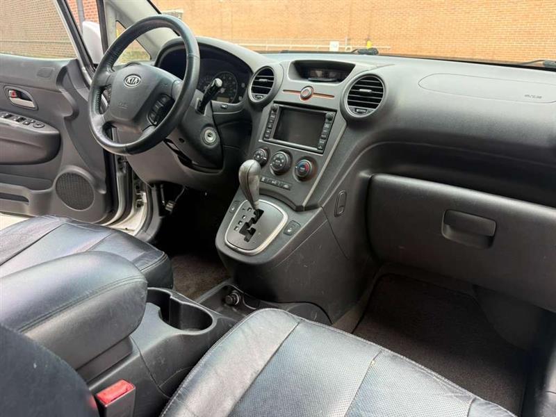 Kia Rondo  2009