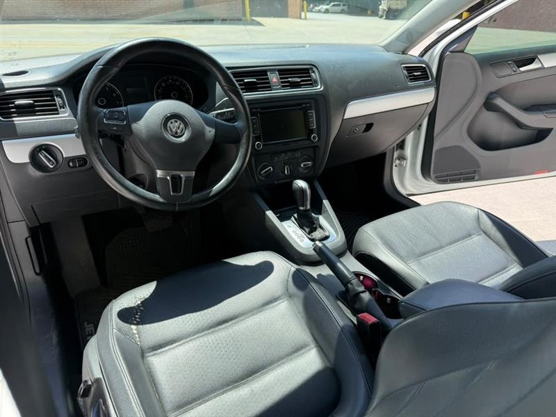Volkswagen Jetta  2014