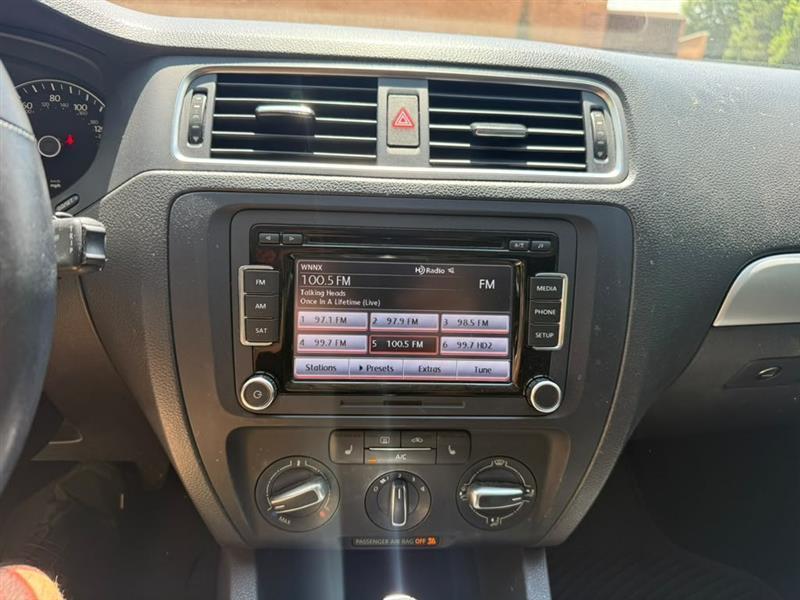 Volkswagen Jetta  2014
