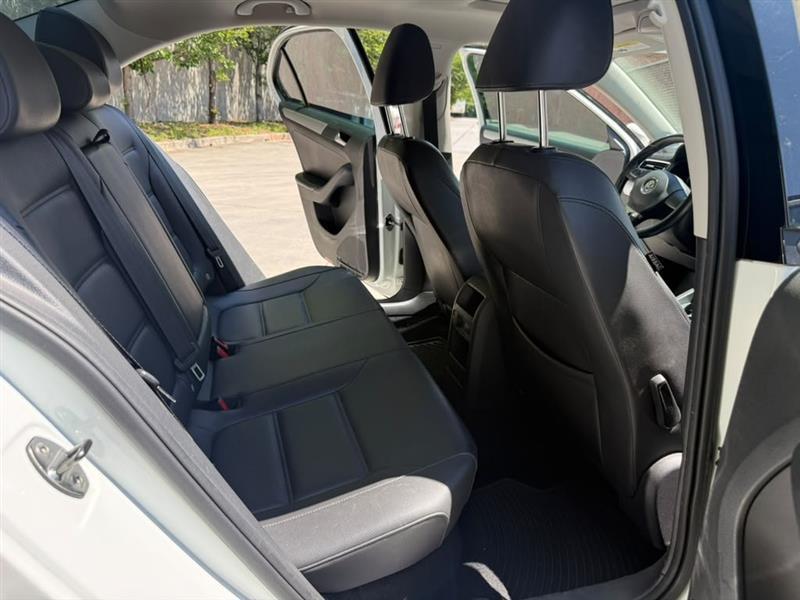 Volkswagen Jetta  2014