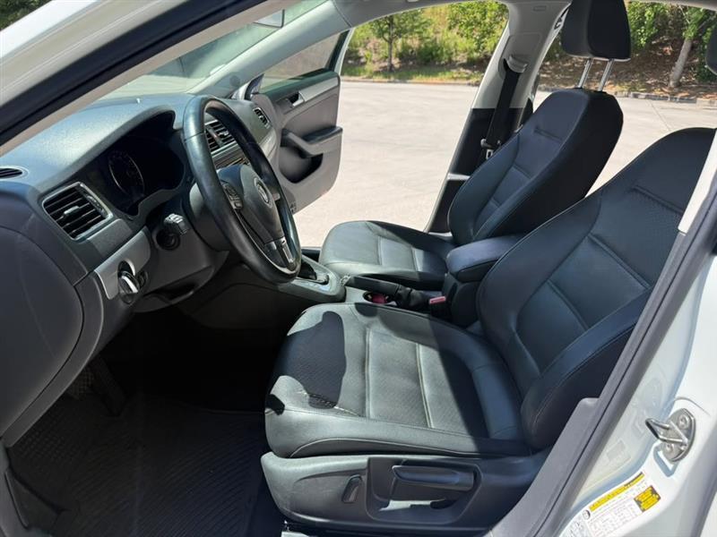 Volkswagen Jetta  2014