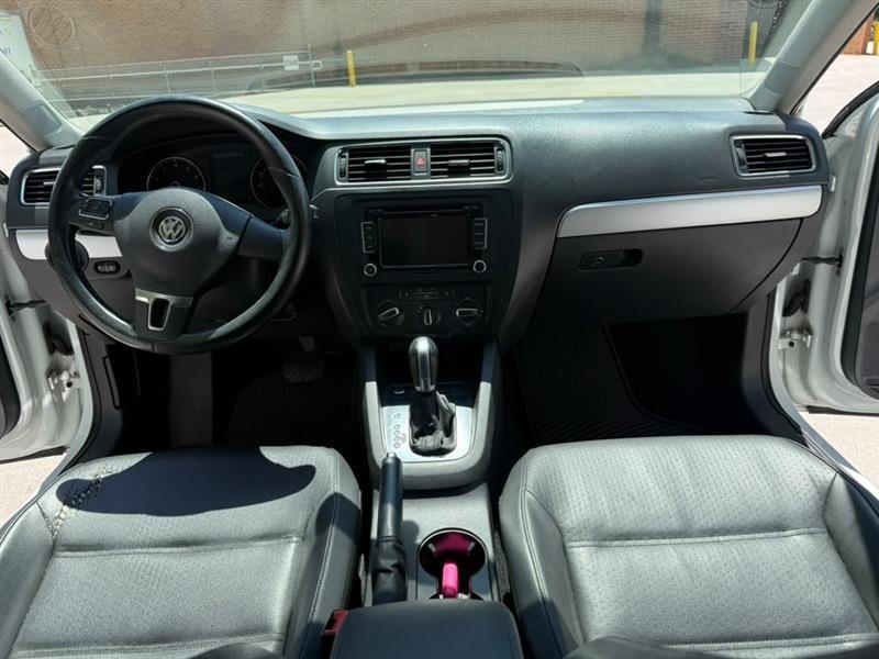 Volkswagen Jetta  2014