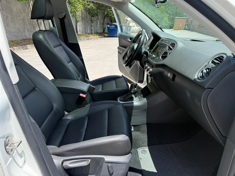 Volkswagen Tiguan  2013