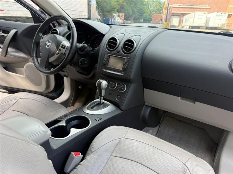 Nissan Rogue  2013