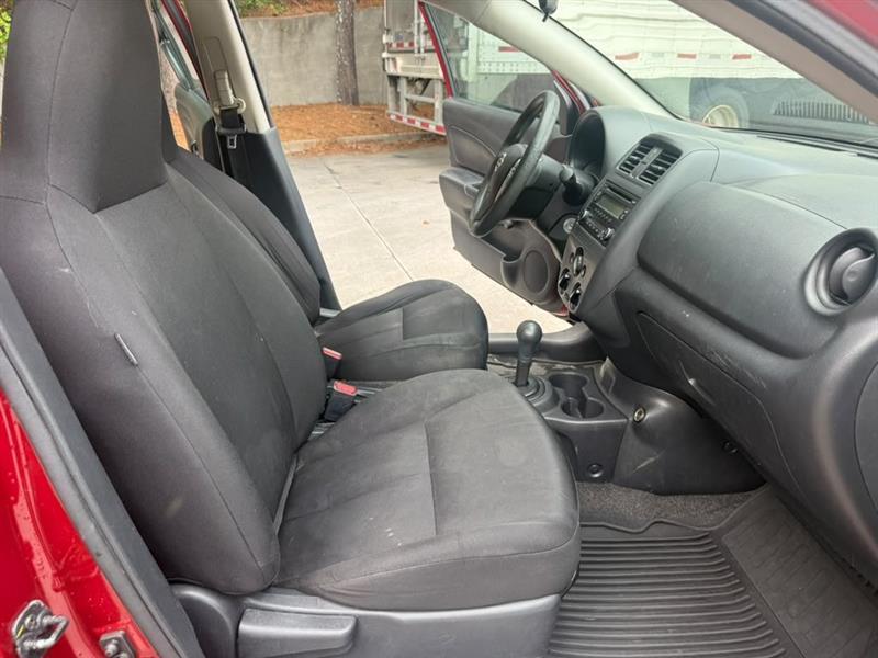 Nissan Versa  2017