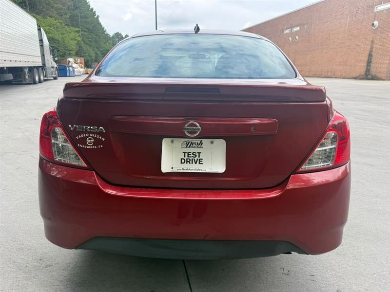 Nissan Versa  2017