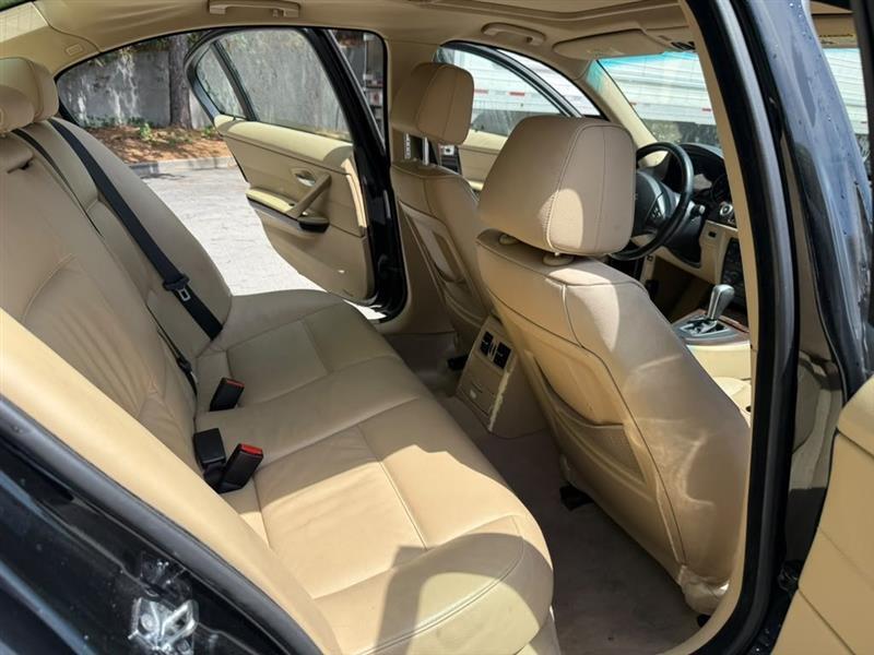 BMW 3-Series  2006
