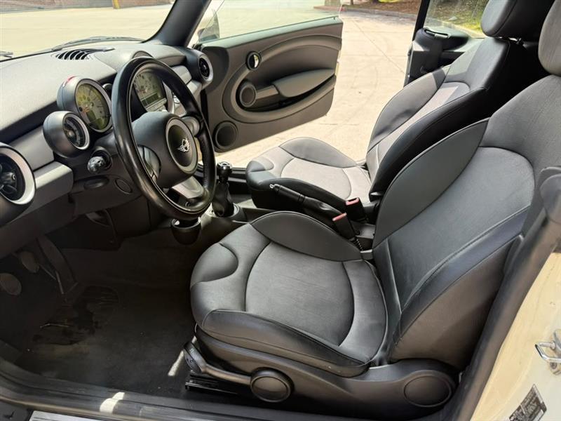 MINI Cooper  2009