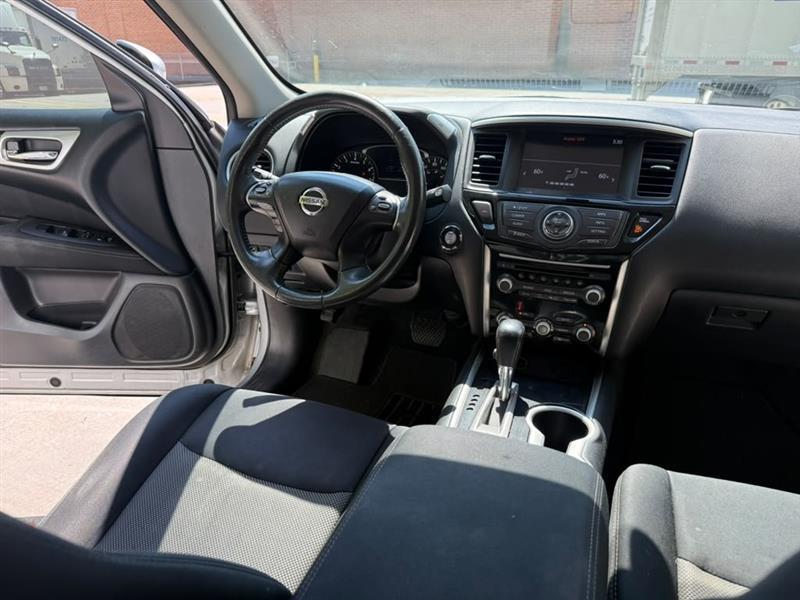 Nissan Pathfinder  2017