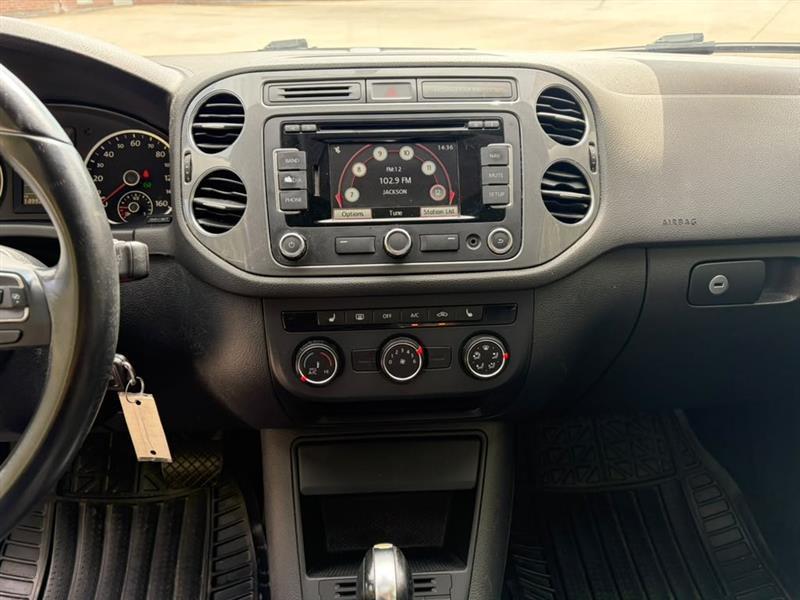 Volkswagen Tiguan  2013