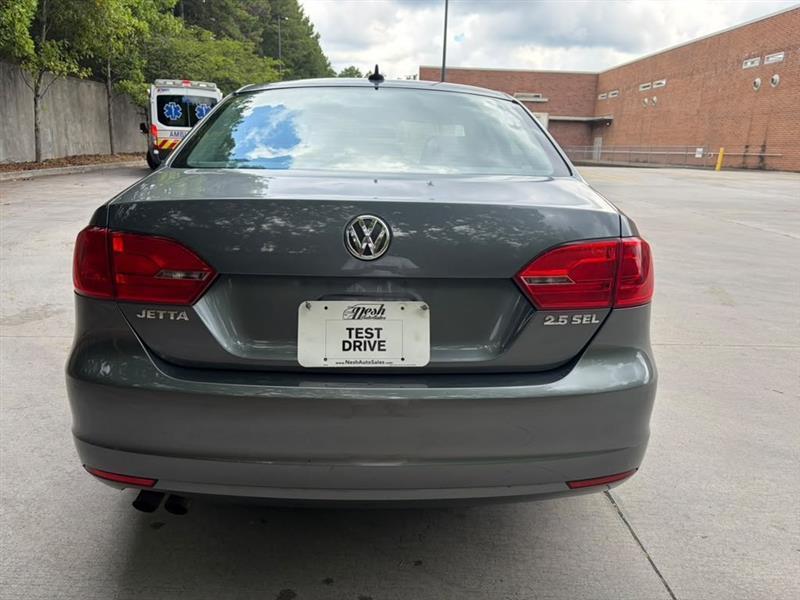 Volkswagen Jetta  2012
