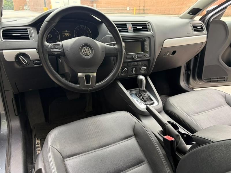 Volkswagen Jetta  2012