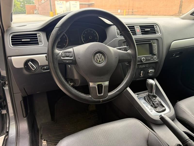 Volkswagen Jetta  2012