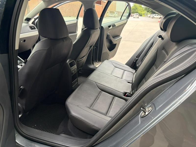 Volkswagen Jetta  2012
