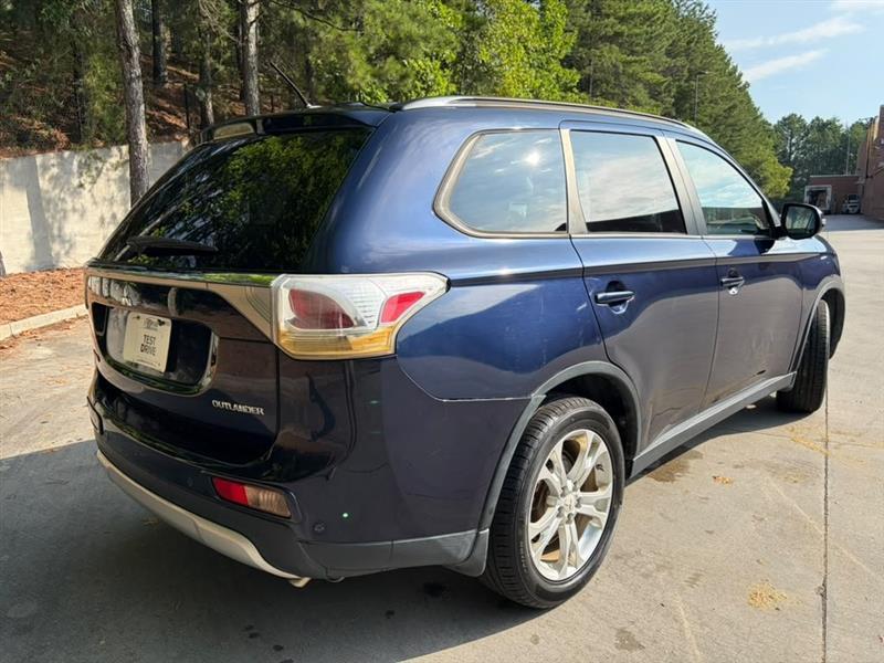 Mitsubishi Outlander  2015