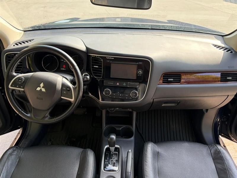 Mitsubishi Outlander  2015