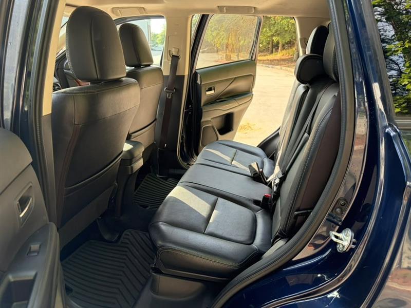 Mitsubishi Outlander  2015