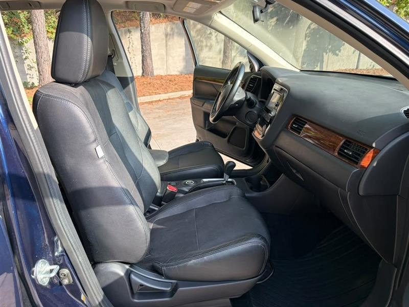 Mitsubishi Outlander  2015