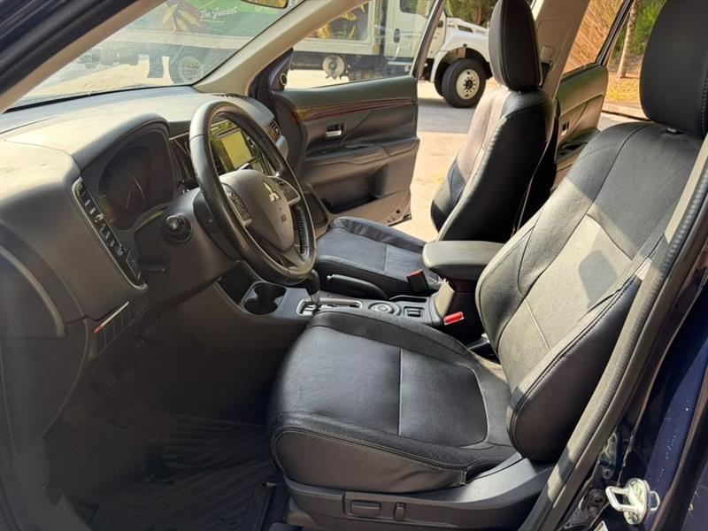 Mitsubishi Outlander  2015