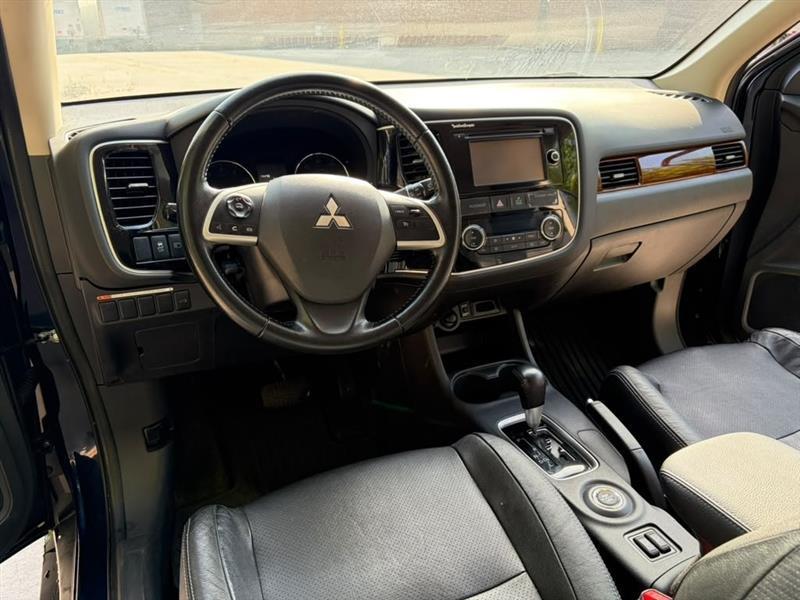 Mitsubishi Outlander  2015