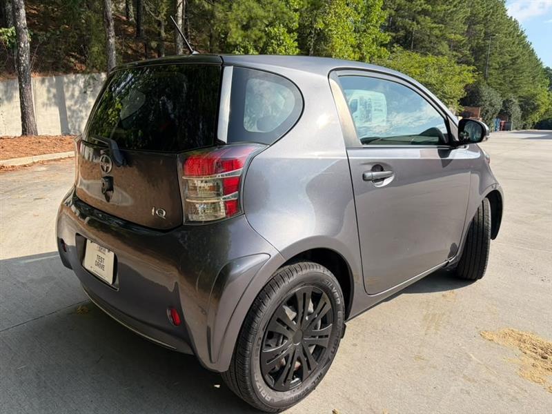 Scion iQ  2012