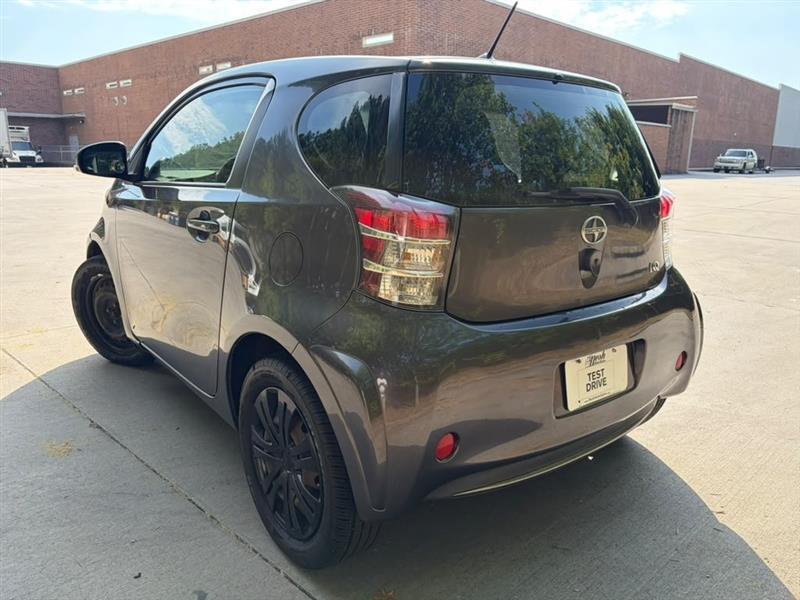 Scion iQ  2012