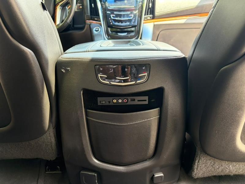 Cadillac Escalade  2015