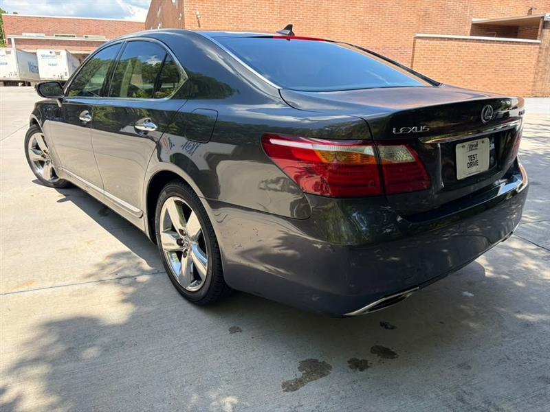 Lexus LS 460  2010