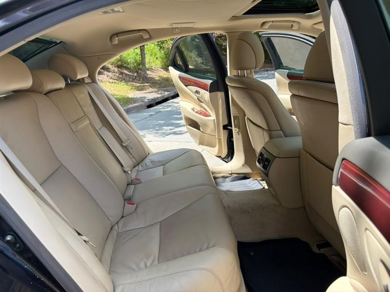 Lexus LS 460  2010