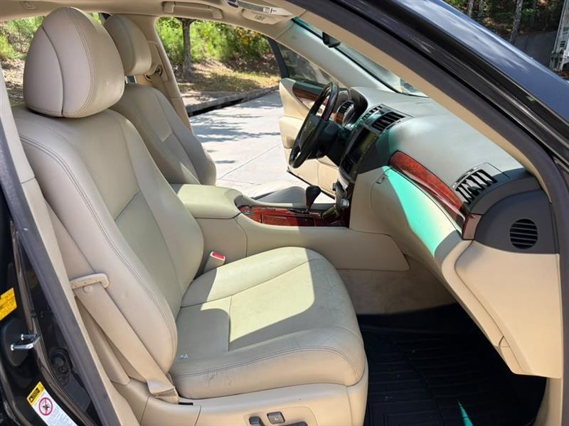 Lexus LS 460  2010