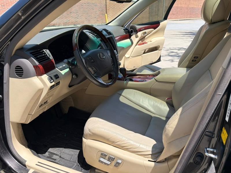 Lexus LS 460  2010