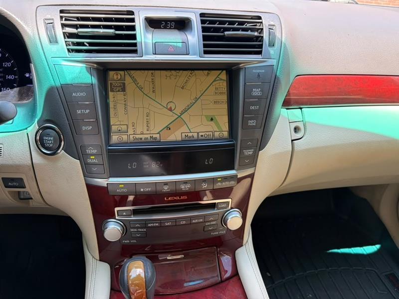 Lexus LS 460  2010