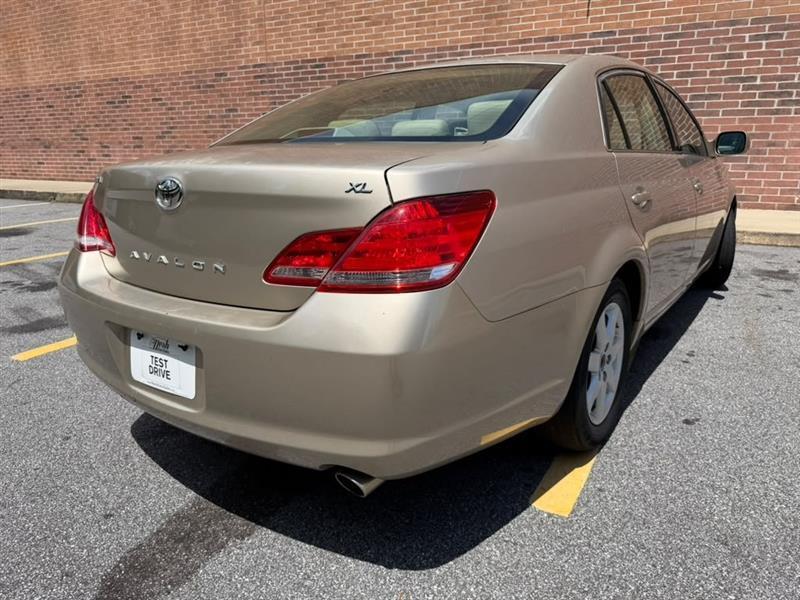 Toyota Avalon  2007