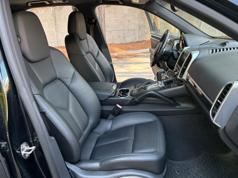 Porsche Cayenne  2013